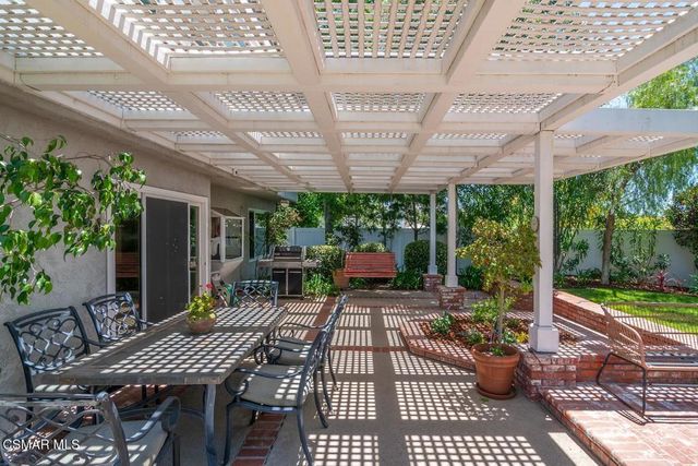 907 Sagebrush Place, Newbury Park, CA 91320