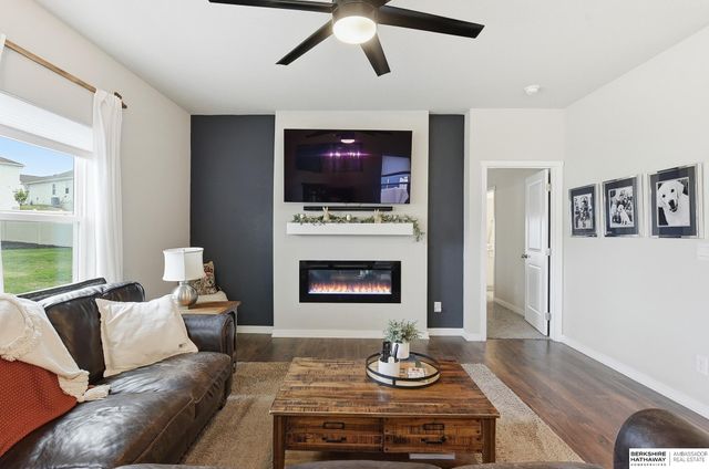 11903 S 117th Street, Papillion, NE 68046