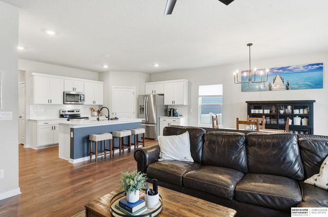 11903 S 117th Street, Papillion, NE 68046