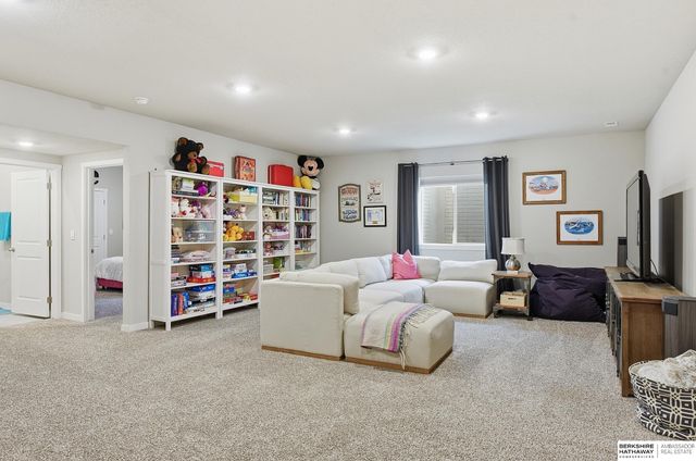 11903 S 117th Street, Papillion, NE 68046