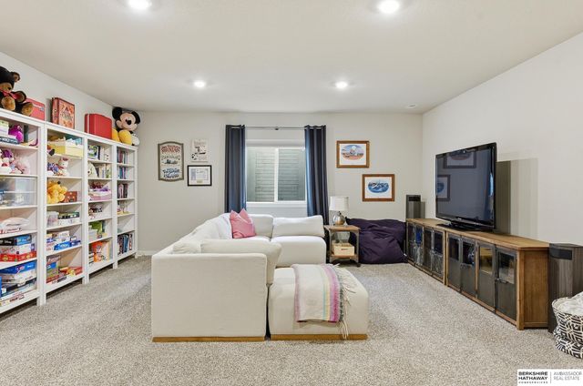 11903 S 117th Street, Papillion, NE 68046