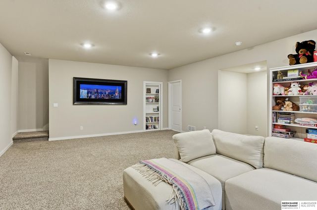 11903 S 117th Street, Papillion, NE 68046