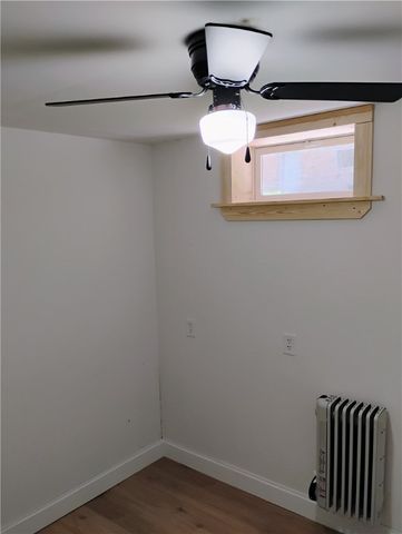 210 N 4th St, Jeannette, PA 15644