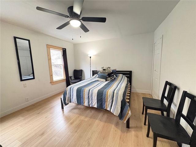 210 N 4th St, Jeannette, PA 15644