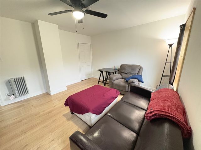 210 N 4th St, Jeannette, PA 15644