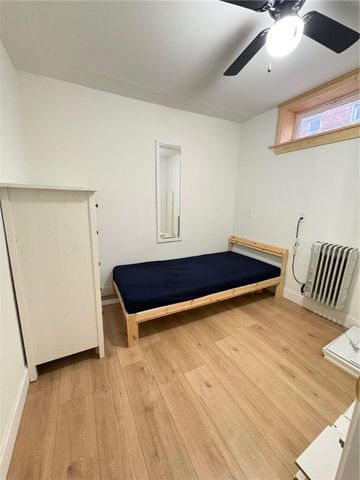 210 N 4th St, Jeannette, PA 15644