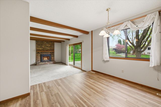 513 Laredo Lane, Chanhassen, MN 55317