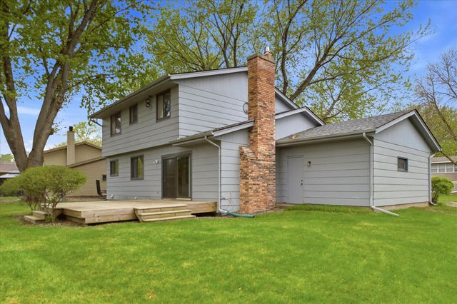 513 Laredo Lane, Chanhassen, MN 55317