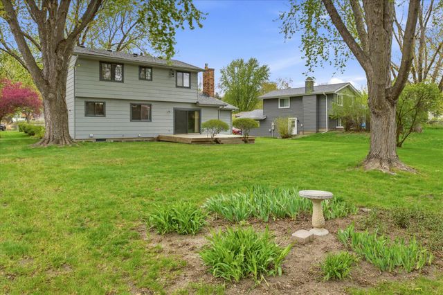 513 Laredo Lane, Chanhassen, MN 55317