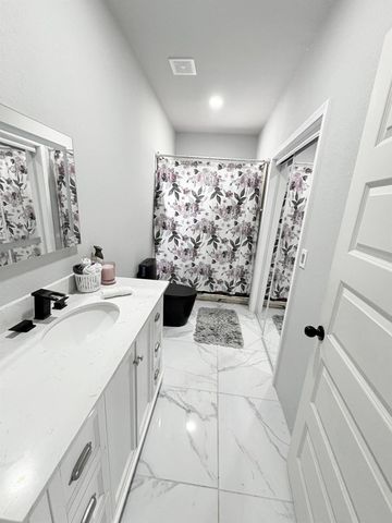 1238 Road 57211, Cleveland, TX 77327