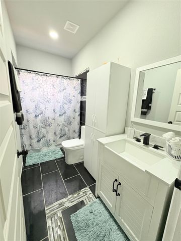 1238 Road 57211, Cleveland, TX 77327