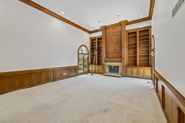 7016 Rocklyn Circle, Urbandale, IA 50322