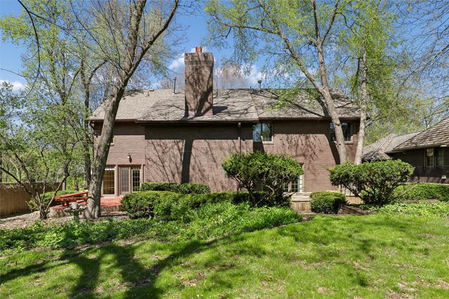 7016 Rocklyn Circle, Urbandale, IA 50322