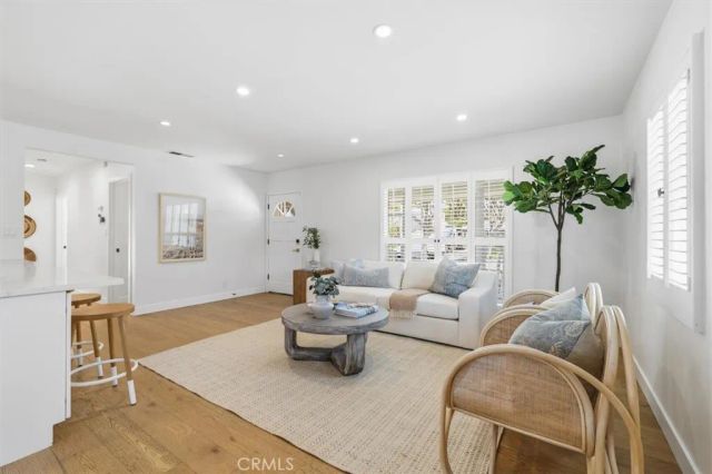 2720 Spreckels Lane, Redondo Beach, CA 90278