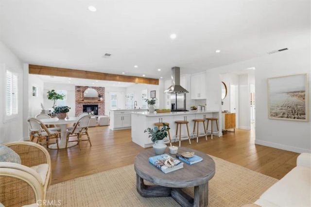 2720 Spreckels Lane, Redondo Beach, CA 90278