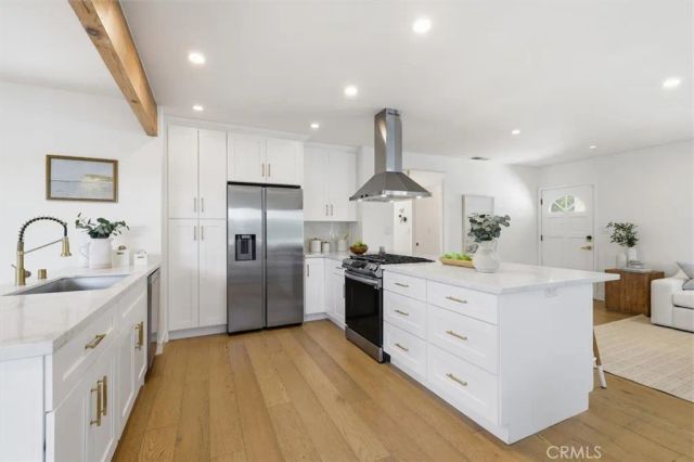 2720 Spreckels Lane, Redondo Beach, CA 90278