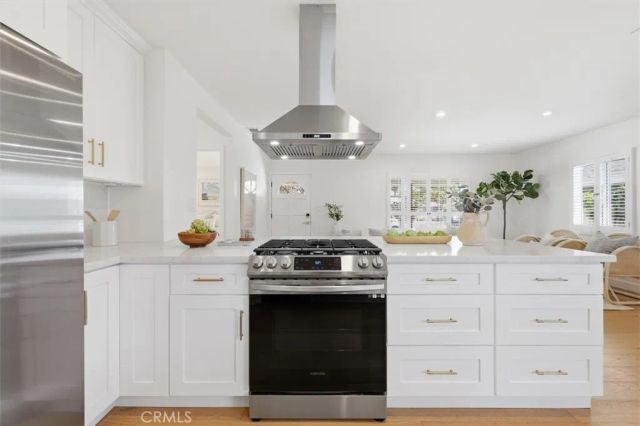 2720 Spreckels Lane, Redondo Beach, CA 90278