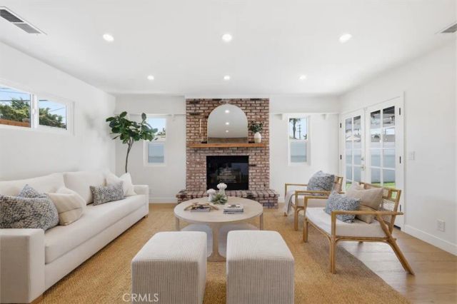 2720 Spreckels Lane, Redondo Beach, CA 90278