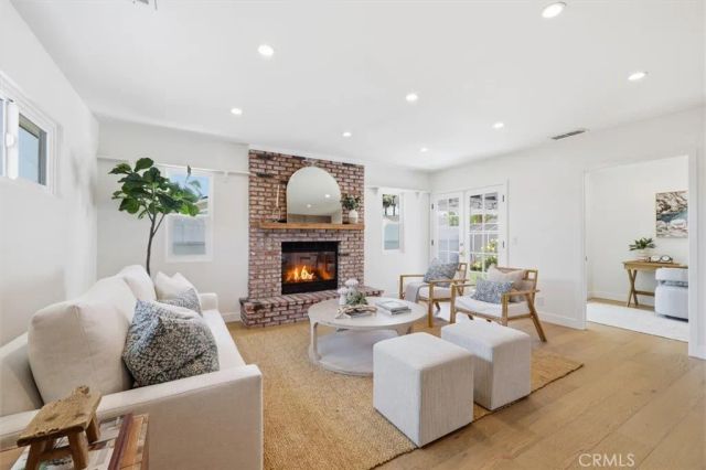 2720 Spreckels Lane, Redondo Beach, CA 90278