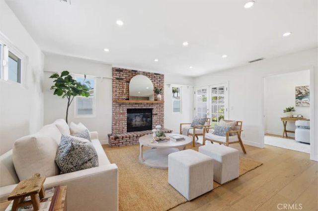 2720 Spreckels Lane, Redondo Beach, CA 90278