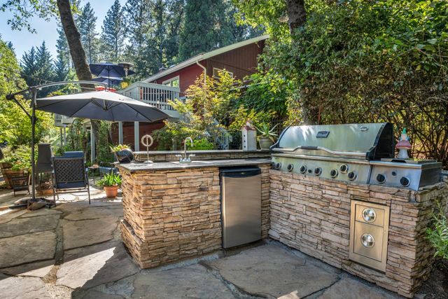 5962 Arrowhead Dr, Foresthill, CA 95631