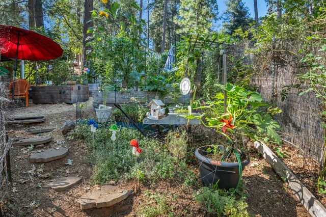5962 Arrowhead Dr, Foresthill, CA 95631