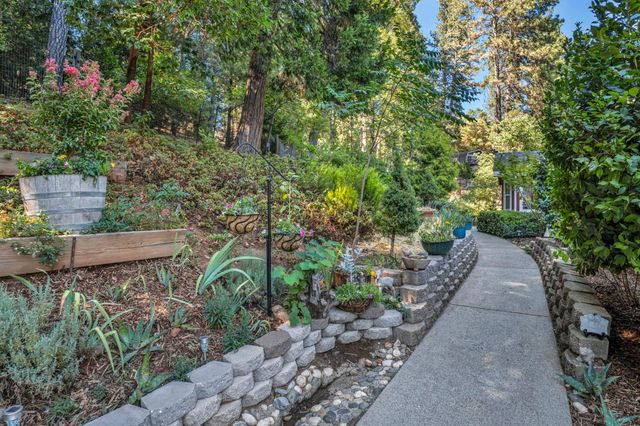 5962 Arrowhead Dr, Foresthill, CA 95631