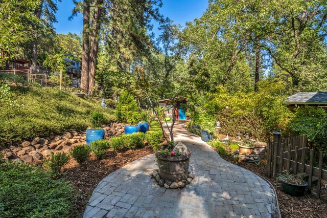 5962 Arrowhead Dr, Foresthill, CA 95631