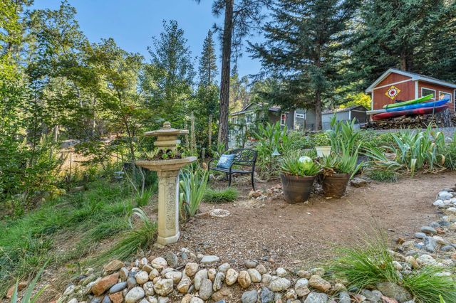 5962 Arrowhead Dr, Foresthill, CA 95631