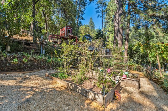 5962 Arrowhead Dr, Foresthill, CA 95631