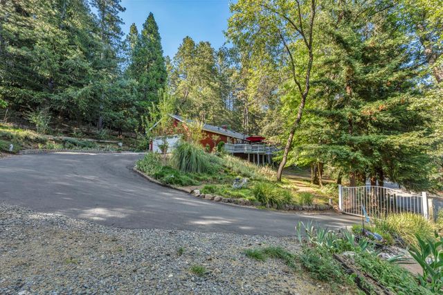 5962 Arrowhead Dr, Foresthill, CA 95631