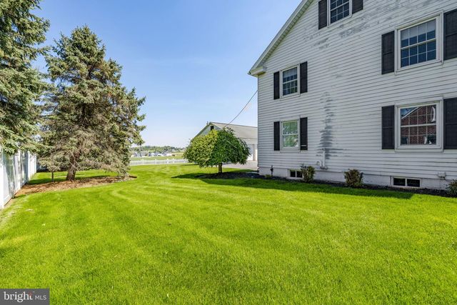 3717 OLD PHILADELPHIA PIKE, Gordonville, PA 17529