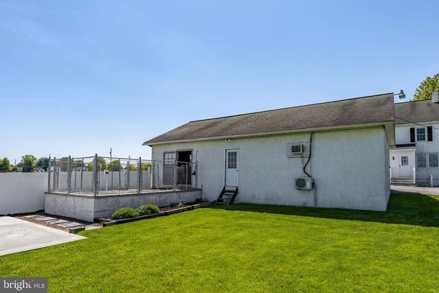 3717 OLD PHILADELPHIA PIKE, Gordonville, PA 17529