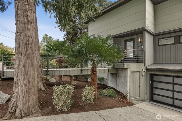 6214 52nd Avenue NE, Seattle, WA 98115