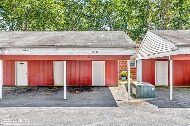 37D Cambridge Court 100, Lakewood, NJ 08701