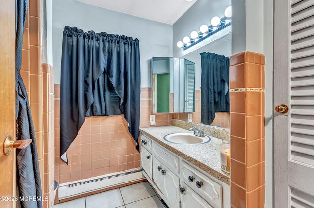 37D Cambridge Court 100, Lakewood, NJ 08701