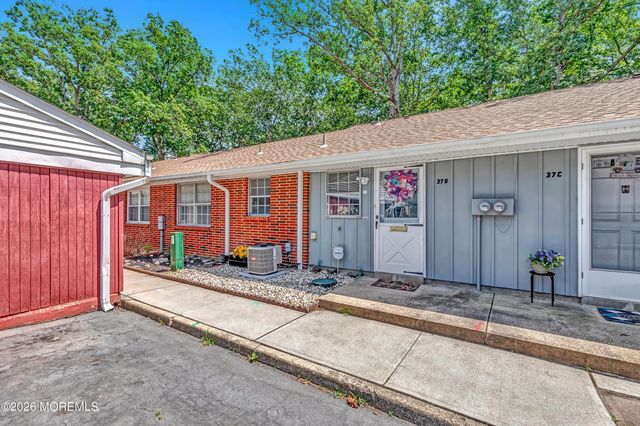 37D Cambridge Court 100, Lakewood, NJ 08701