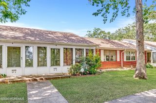 37D Cambridge Court 100, Lakewood, NJ 08701
