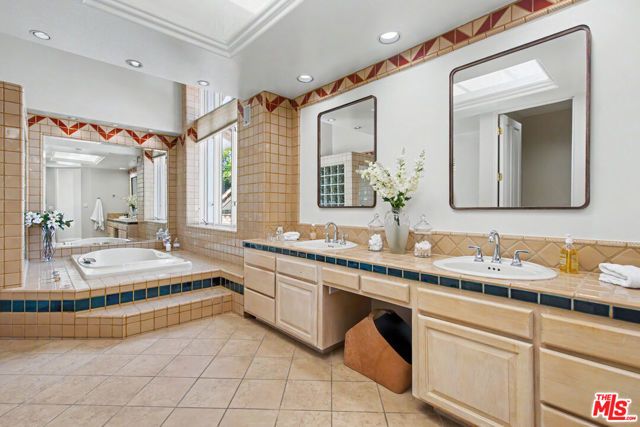 12639 Promontory Road, Los Angeles, CA 90049