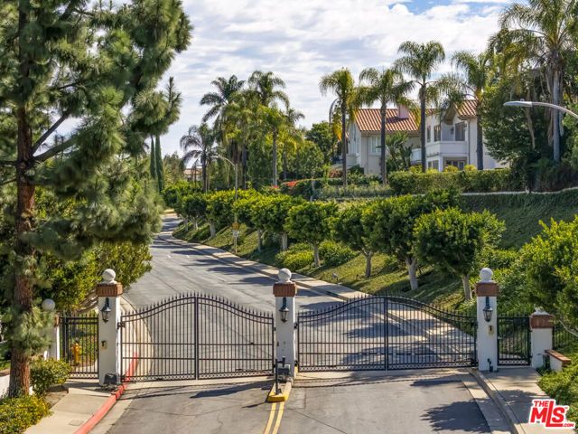 12639 Promontory Road, Los Angeles, CA 90049