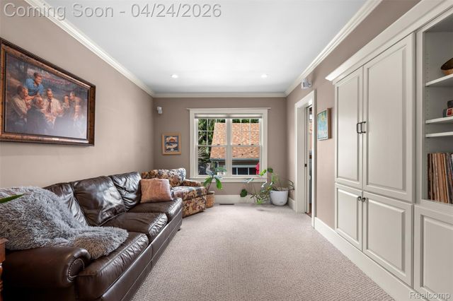 414 Cloverly Road, Grosse Pointe Farms, MI 48236