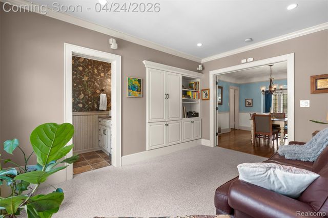 414 Cloverly Road, Grosse Pointe Farms, MI 48236