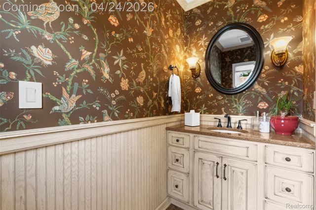 414 Cloverly Road, Grosse Pointe Farms, MI 48236