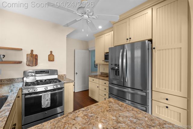 414 Cloverly Road, Grosse Pointe Farms, MI 48236