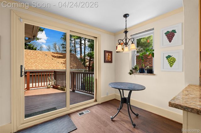 414 Cloverly Road, Grosse Pointe Farms, MI 48236