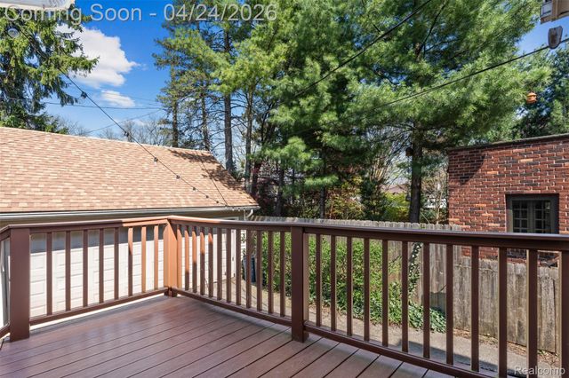414 Cloverly Road, Grosse Pointe Farms, MI 48236