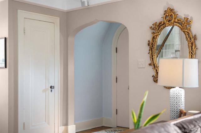 414 Cloverly Road, Grosse Pointe Farms, MI 48236
