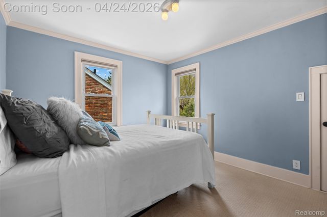 414 Cloverly Road, Grosse Pointe Farms, MI 48236