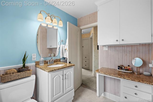 414 Cloverly Road, Grosse Pointe Farms, MI 48236