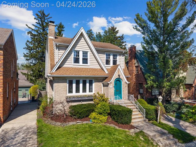 414 Cloverly Road, Grosse Pointe Farms, MI 48236